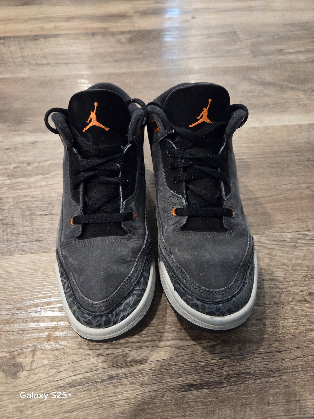 Nike Air Jordan 3 Retro "Fear" sneakers, Size 3Y, Suede Upper, Elephant Printing